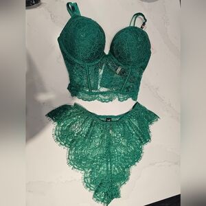 ⭐️NEW 32D Victoria Secret bra/pant lingerie green NEW